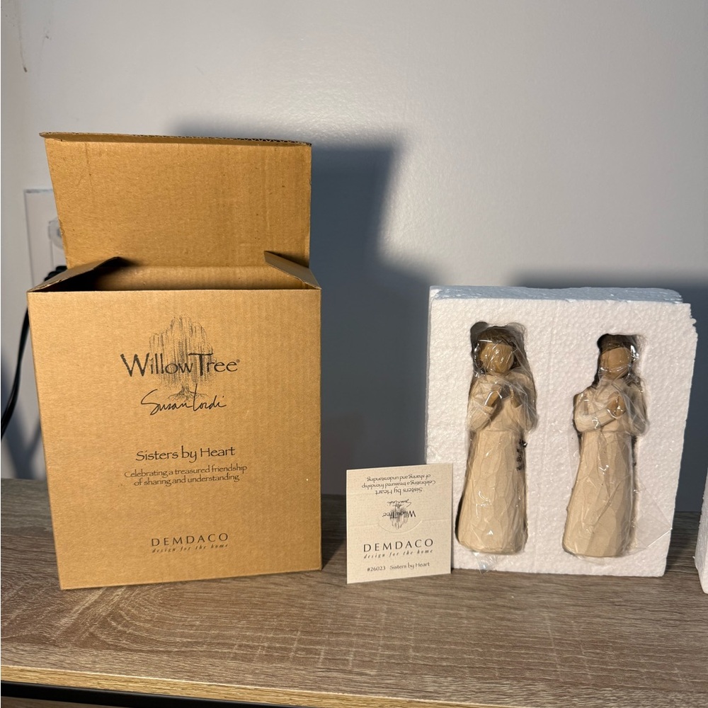 Brand New Willow Tree Sisters by Heart Figurine Set - Cream